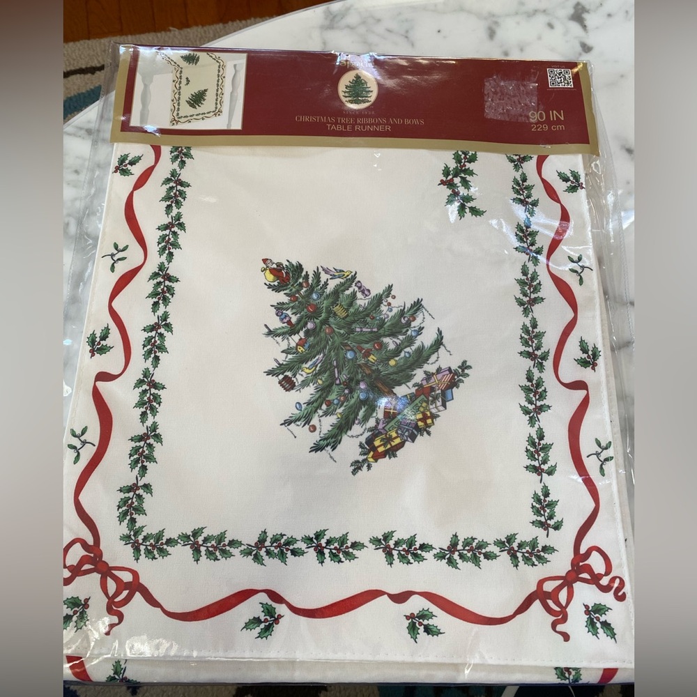 Spode Christmas Tree Ribbons and Bows Table Runner 90in